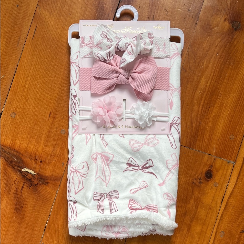 Pink and White Bow Blanket and 4 Headwraps, 0-18 Months